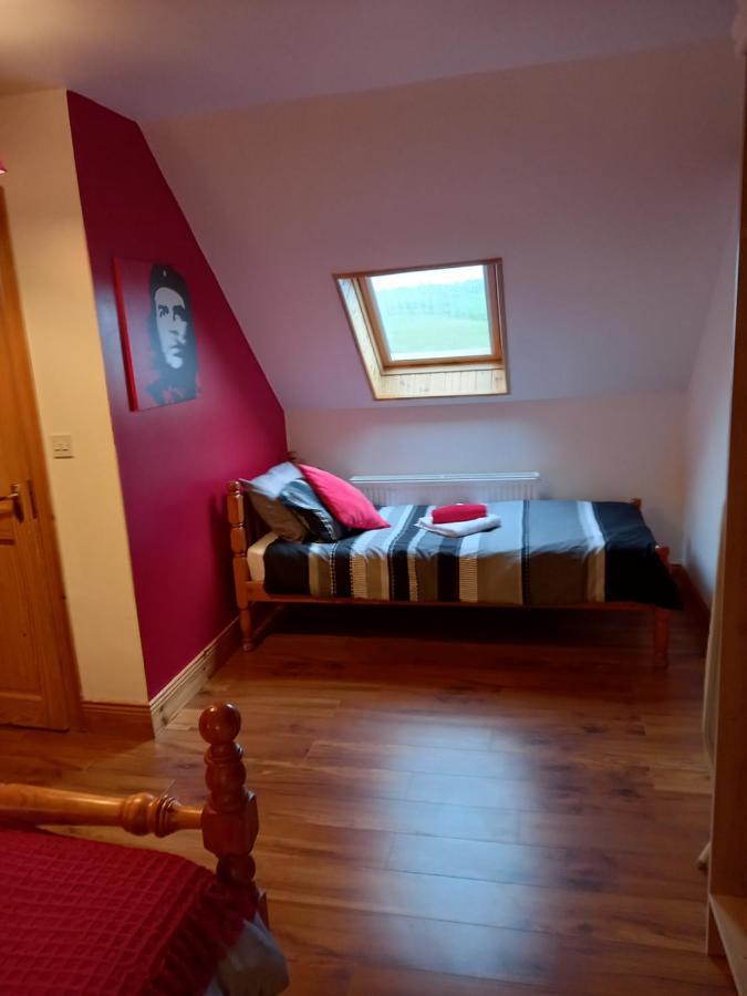 A New U Country Cottage Clynacartan Esterno foto