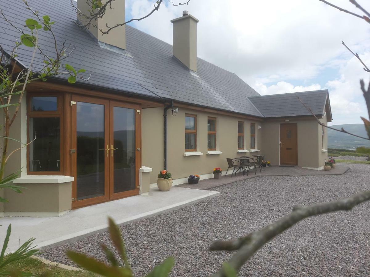 A New U Country Cottage Clynacartan Esterno foto